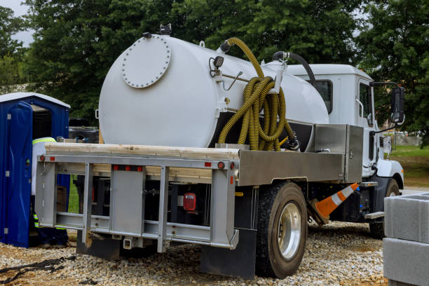 Best Portable toilet rental cost  in Menomonee Falls, WI